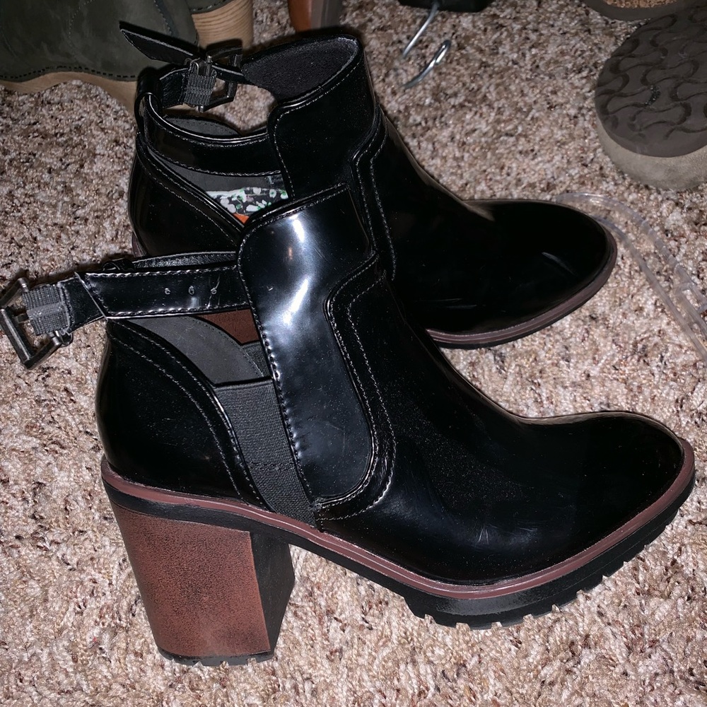 rocket dog heeled booties